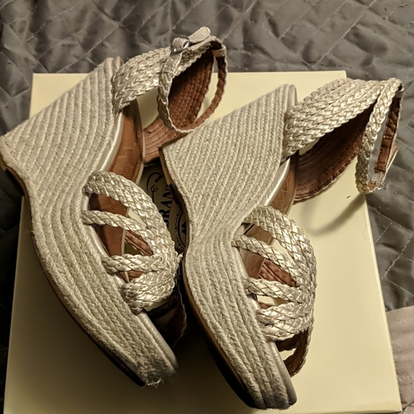 Lucky 8.5 Metallic Gold Espadrilles - Picture 4 of 7